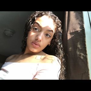 Meet your Posher, Ana